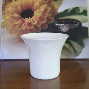 Wedgwood White Symphony Vase EUC